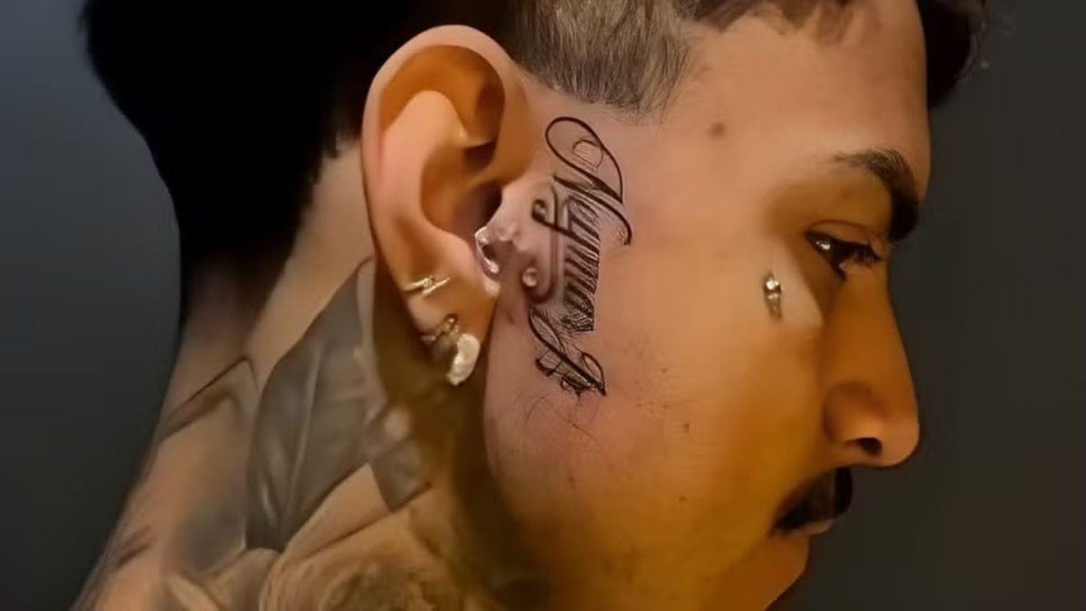 Ex-jogador tatua nome de Neymar no rosto e promete: "Se o Brasil ganhar, tatuo ele segurando a taça"