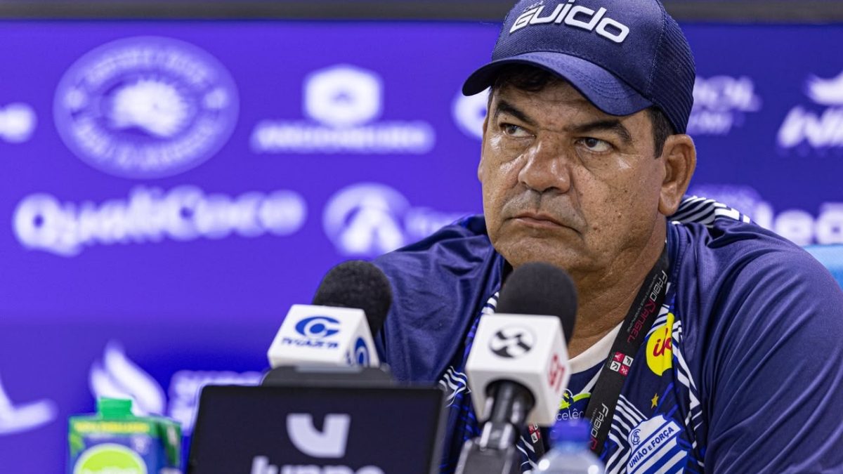Técnico do CSA, Moacir Júnior cita estratégia usada por ele para acesso em 2021