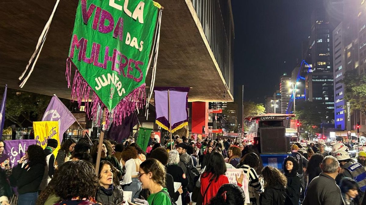 Protesto na Avenida Paulista defende norma sobre aborto legal em casos de estupro
