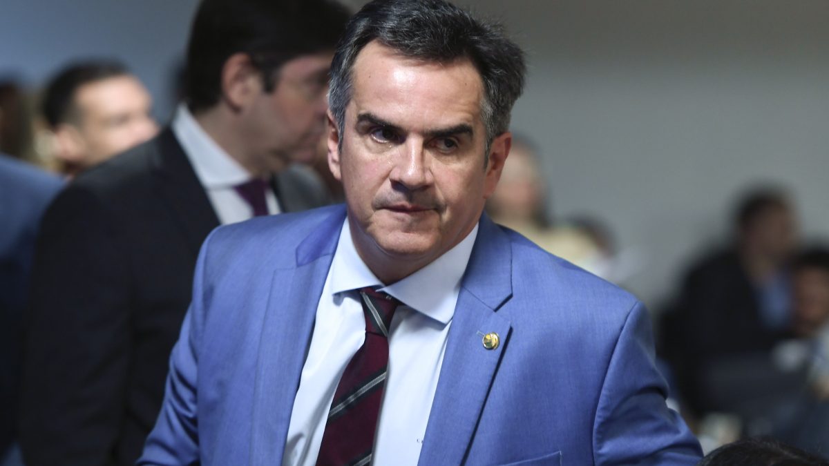 PF aponta que banqueiro bancou luxo de senador enquanto ele atuava em favor do Banco Master no Congresso