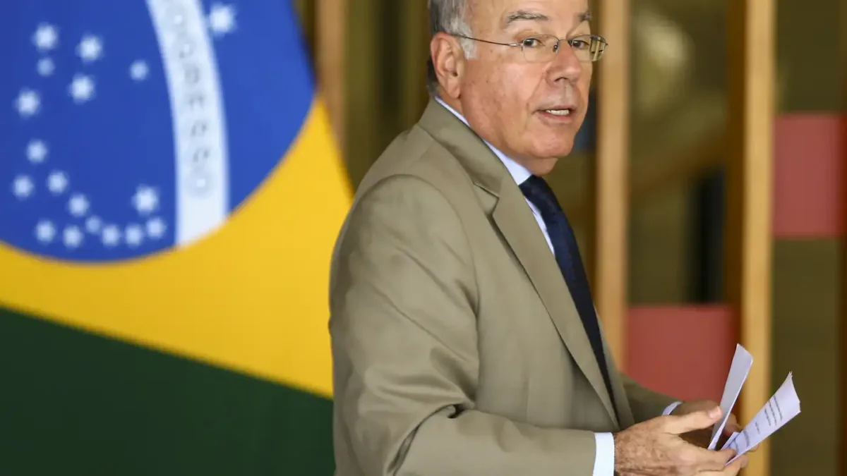 Mauro Vieira debate Fundo de Florestas Tropicais em evento climático em Luxemburgo