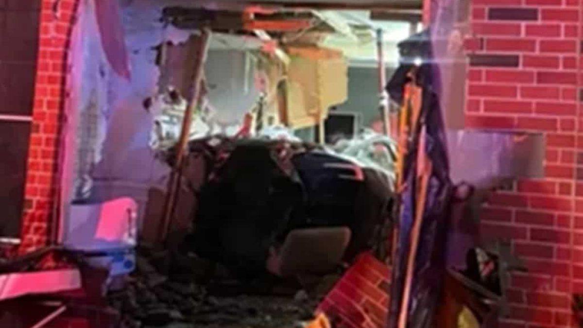 Tesla: acidente envolvendo piloto automático deixa mulher morta nos EUA
