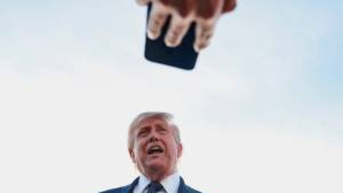 Trump trava projeto sobre moradia para pressionar Congresso por agenda eleitoral