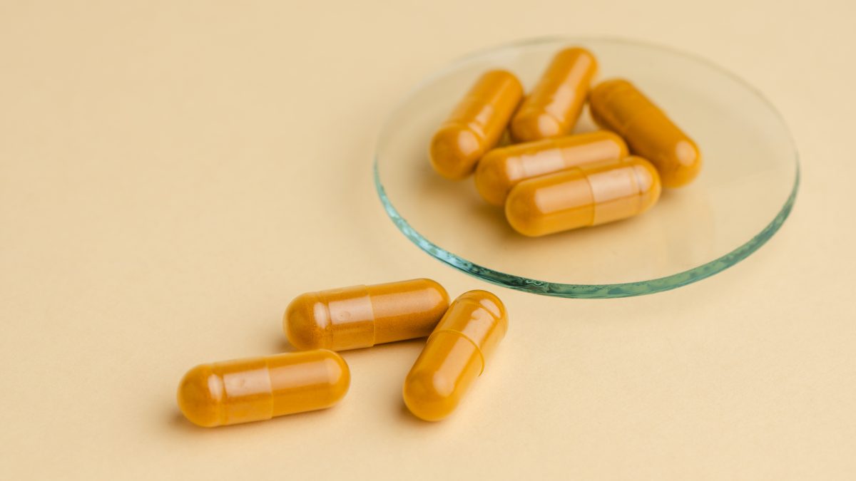 Anvisa proíbe suplemento em cápsulas e suspende creatina em gomas; saiba marcas e os motivos