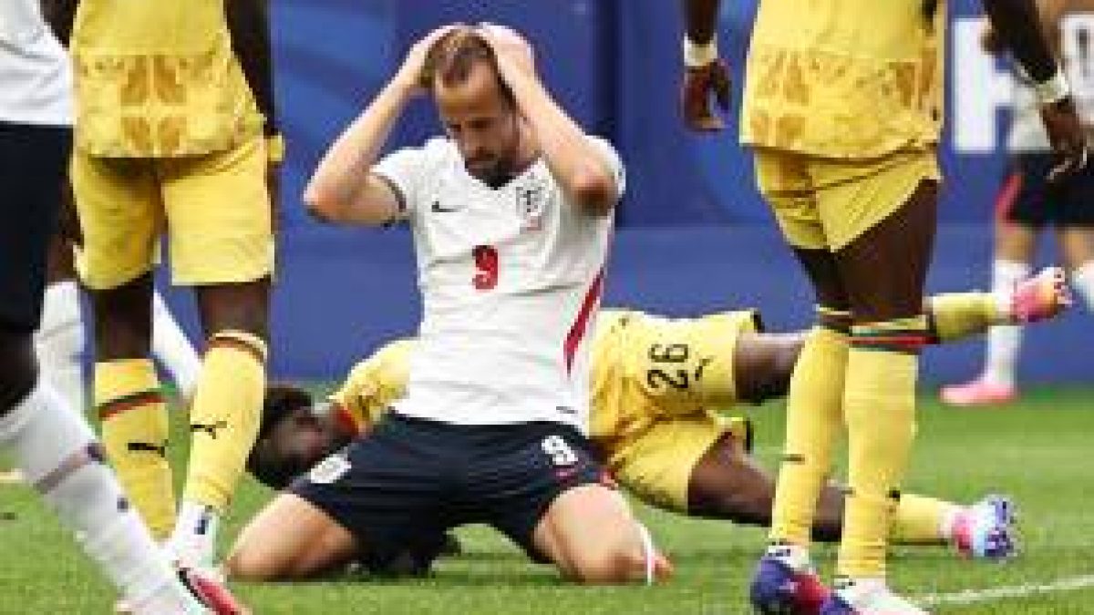 VEJA OS MELHORES MOMENTOS: Kane perde gol incrível, e Inglaterra empata com Gana