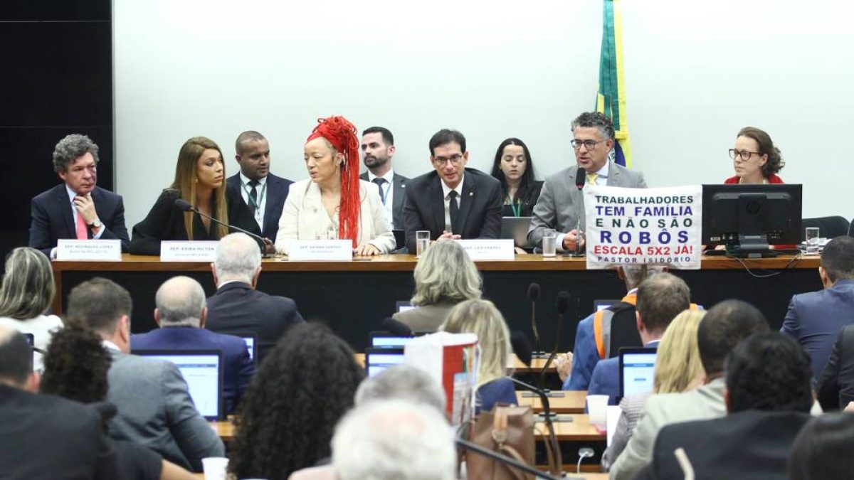 Fim da escala 6×1 pode gerar rombo de R$ 34,7 bilhões nas prefeituras, alerta FNP