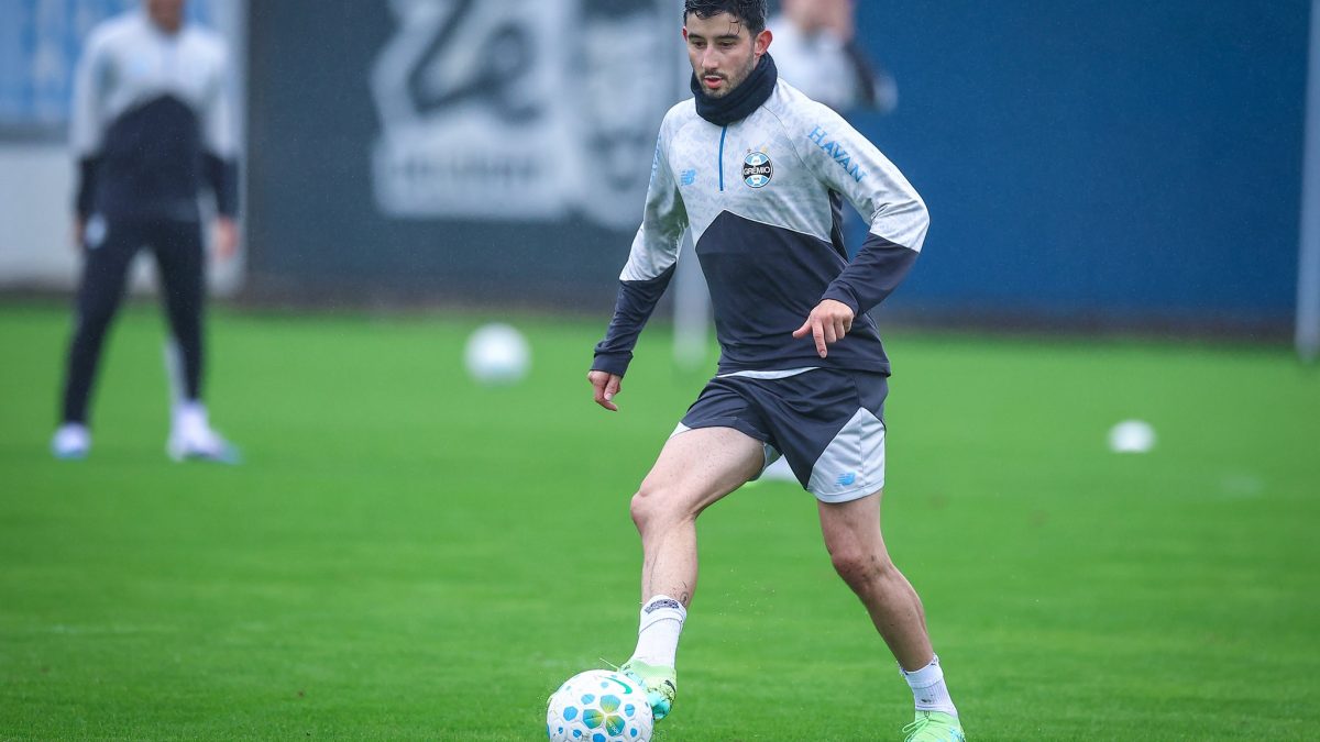 Villasanti busca retomar protagonismo no Grêmio após frustração com Copa do Mundo
