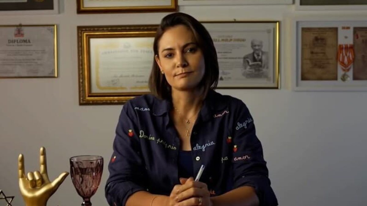 Os símbolos por trás do vídeo de Michelle: fé, autoridade e política