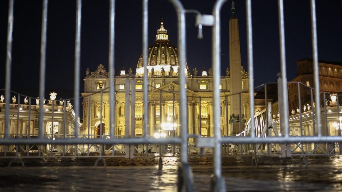 Vaticano rejeita permitir sermões de mulheres nas missas