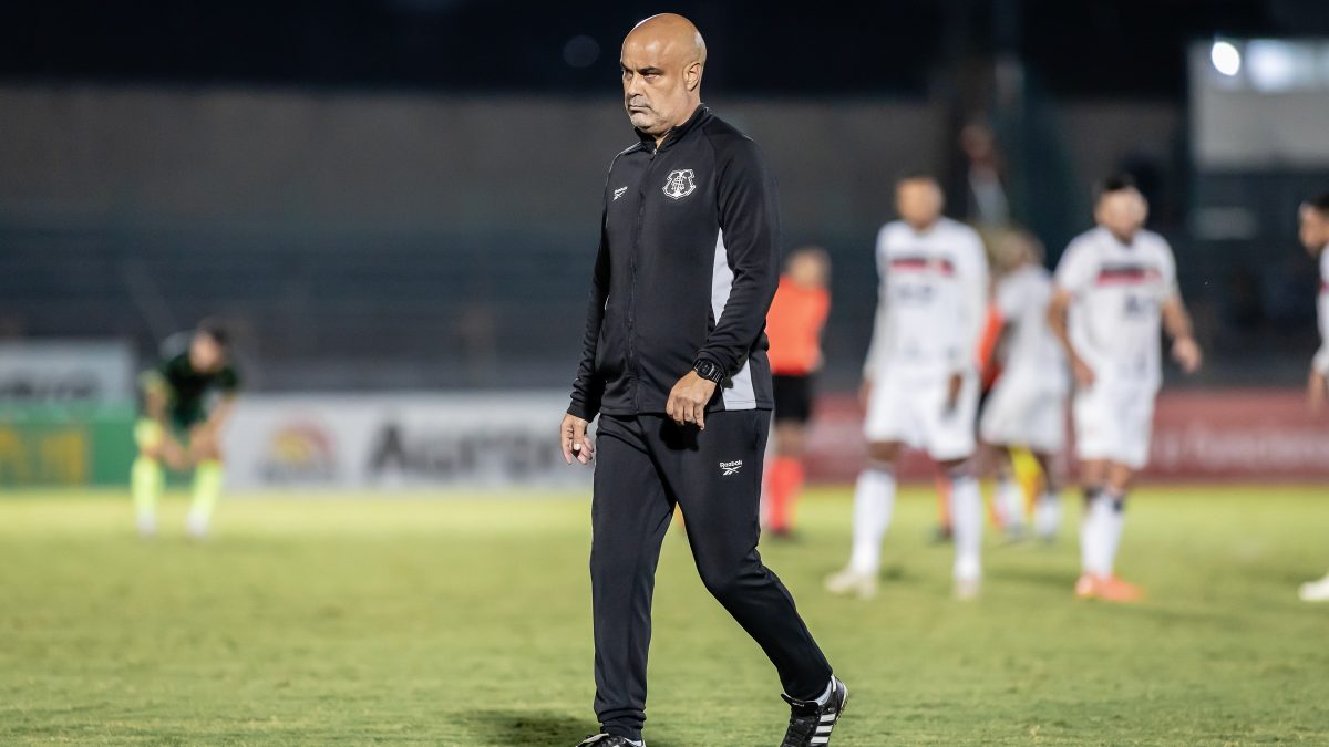 Técnico do Santa Cruz evita falar de reforços e valoriza elenco: 'Qualidade a gente tem'