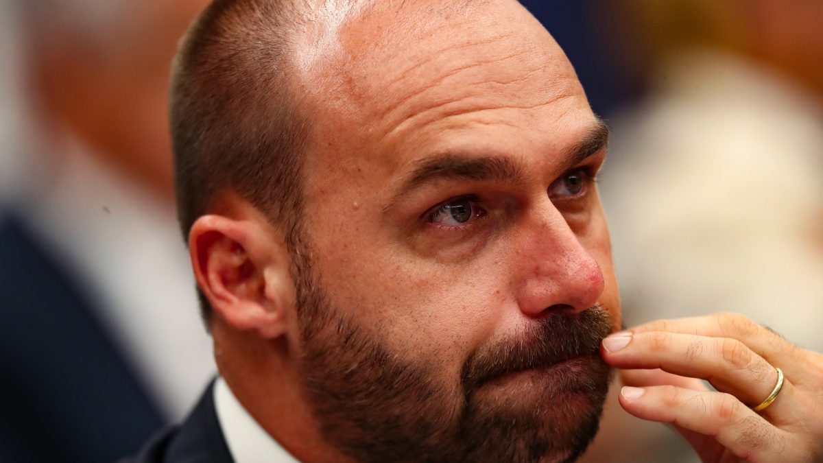 STF condena Eduardo Bolsonaro a 4 anos e 2 meses de prisão por coação na trama golpista