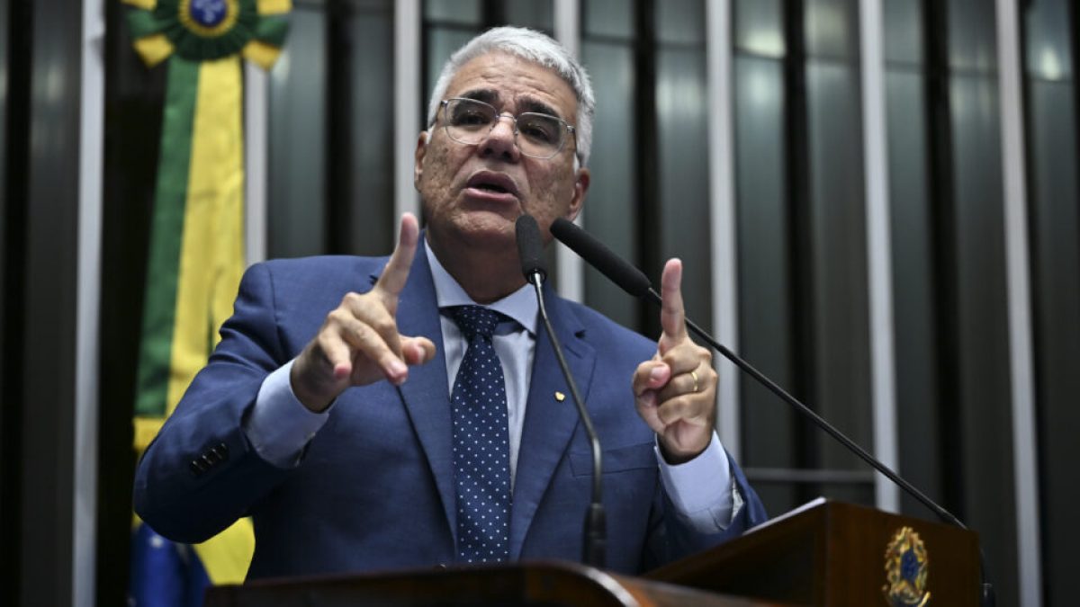 Girão agradece apoio de Michelle e critica “negociatas”