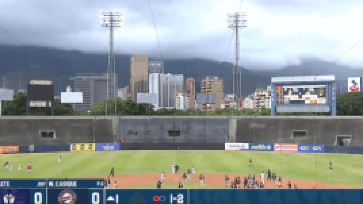 Terremoto causa correria e apreensão durante partida de beisebol na Venezuela
