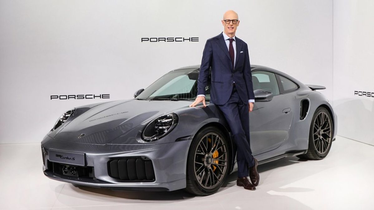 Margem de lucro da Porsche cai para 1,1% e CEO apresenta nova estratégia
