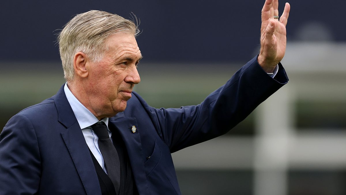 Para azar dos corneteiros, Ancelotti começa a achar um time