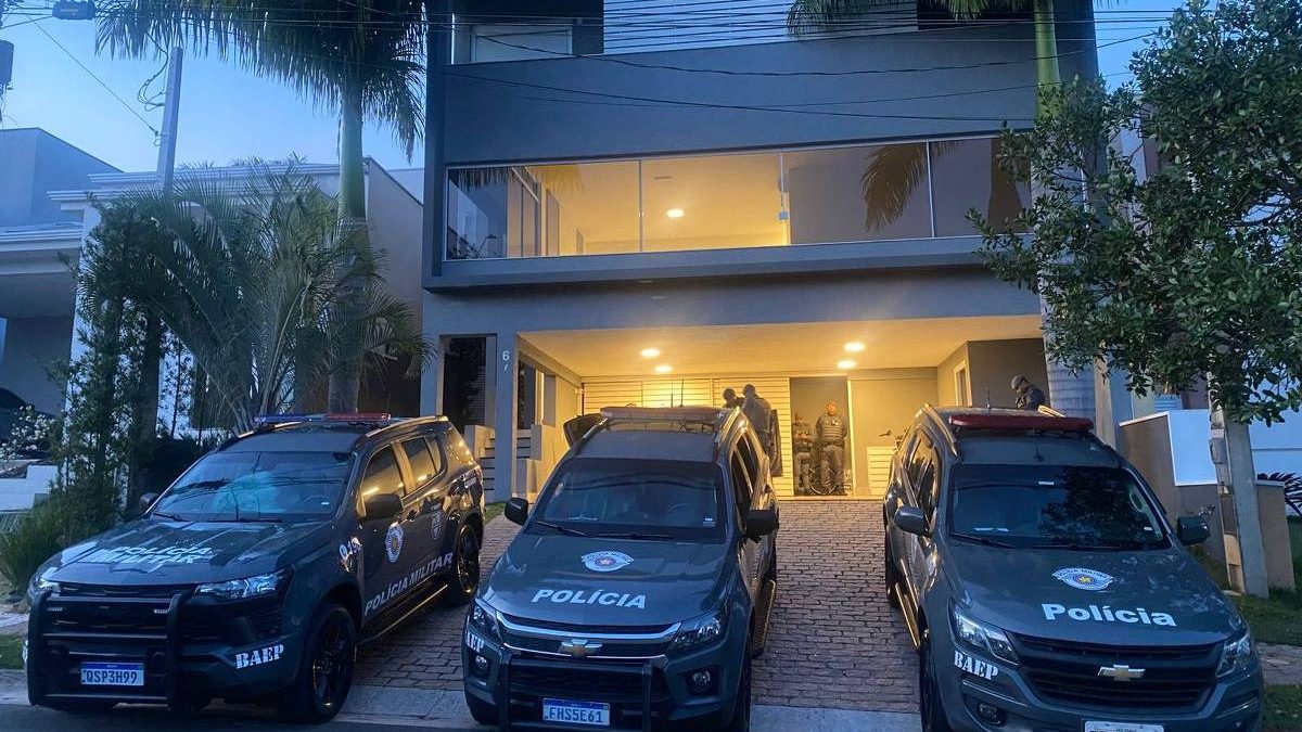 Presos ex-investigador e ex-policial por suspeita de vínculo com PCC; grupo de bandidos anuncia protesto