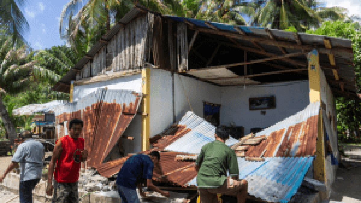 Terremoto de magnitude 7,8 nas Filipinas deixa 32 mortos e causa destruição