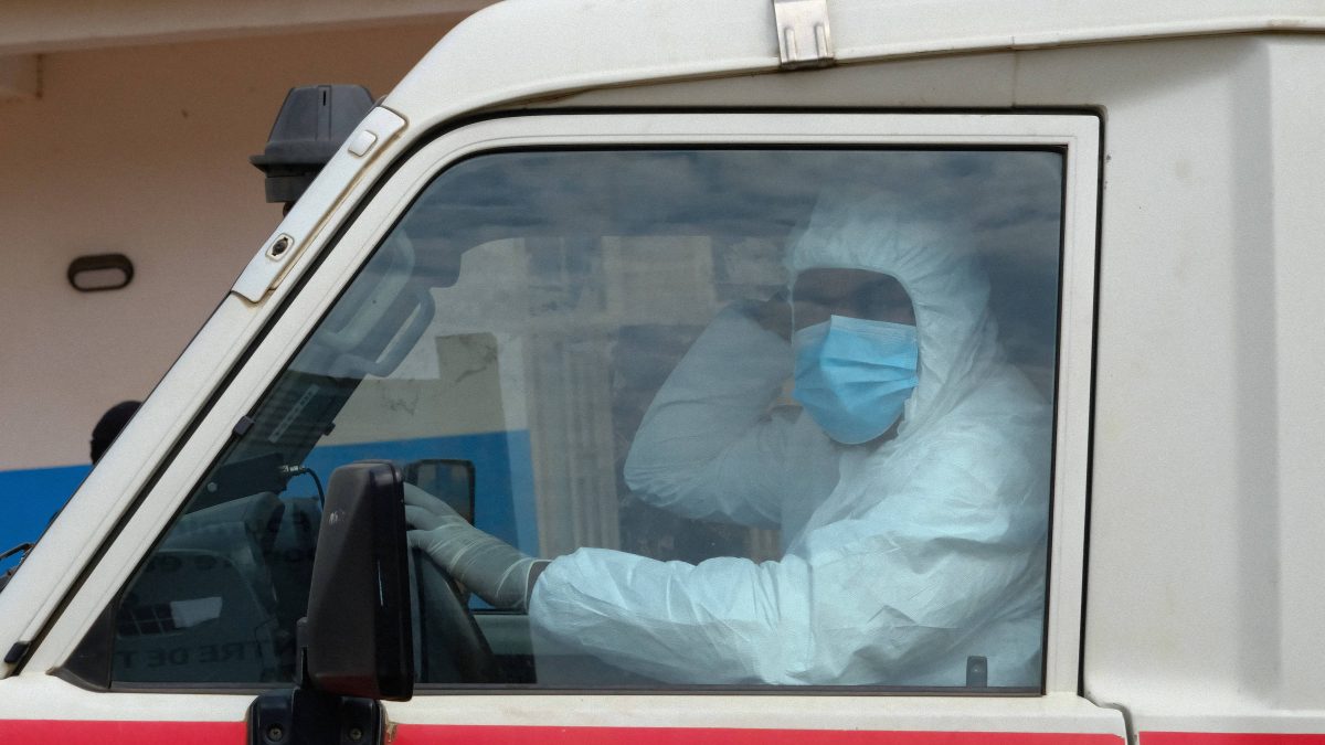Surto de ebola na RDC pode durar mais um ano e ainda não atingiu pico, alerta Cruz Vermelha