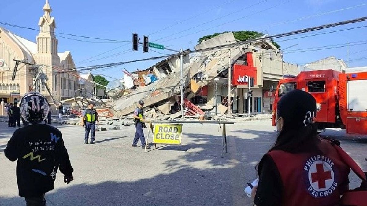 Terremoto de magnitude 7,8 deixa 32 mortos e 129 feridos nas Filipinas