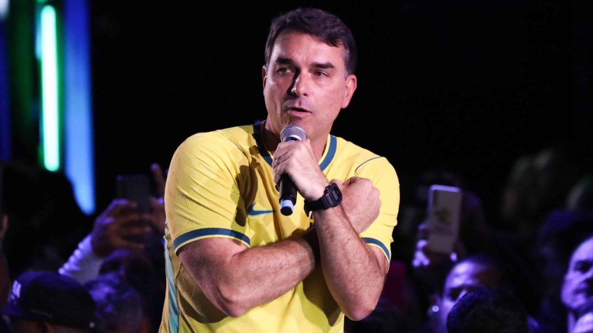 Datafolha: 57% dizem que Flávio Bolsonaro é influência negativa para o Brasil no caso PCC/CV