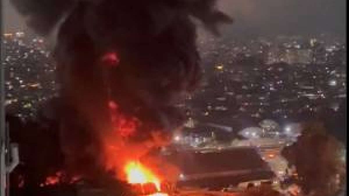 Incêndio em galpão de Guarulhos dura mais de 10 horas e mobiliza 38 bombeiros
