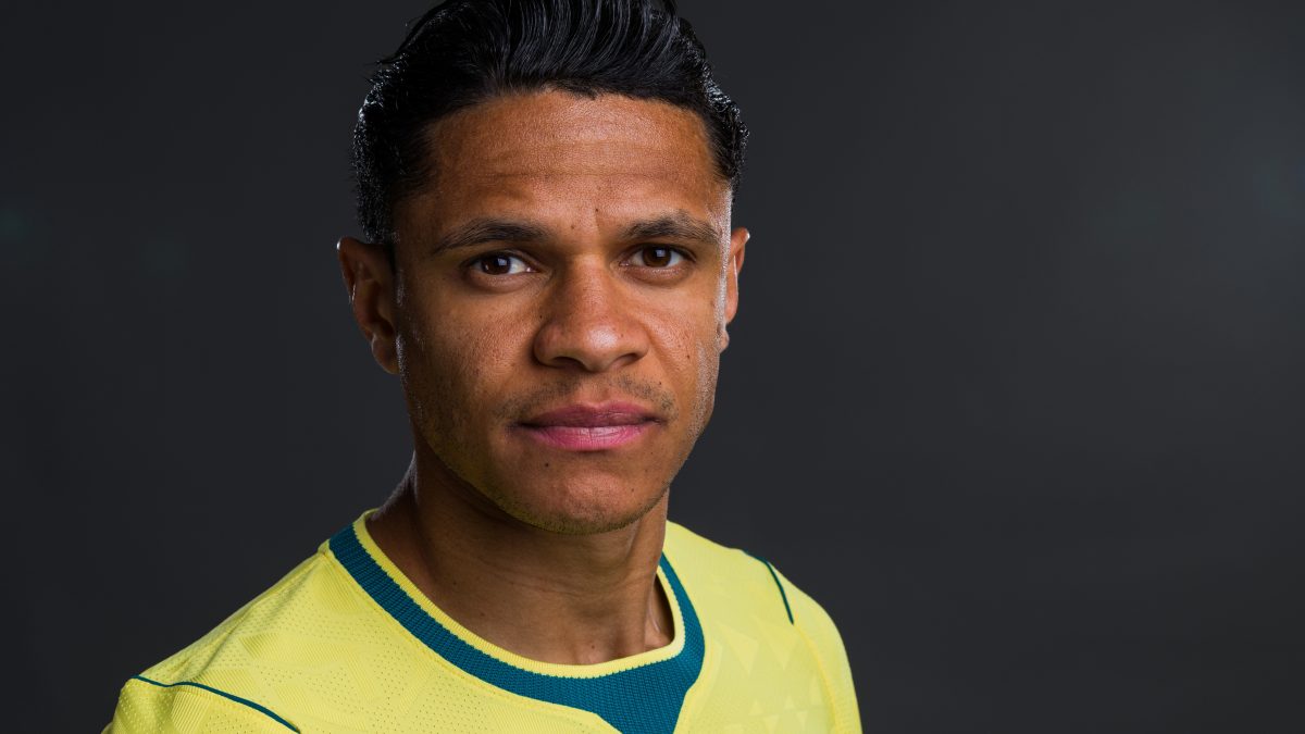 Douglas Santos volta à seleção brasileira após quase uma década
