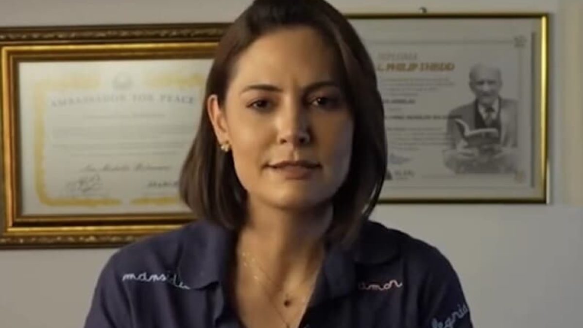 Michelle diz que Flávio a humilhou e acusa aliados de trair Bolsonaro