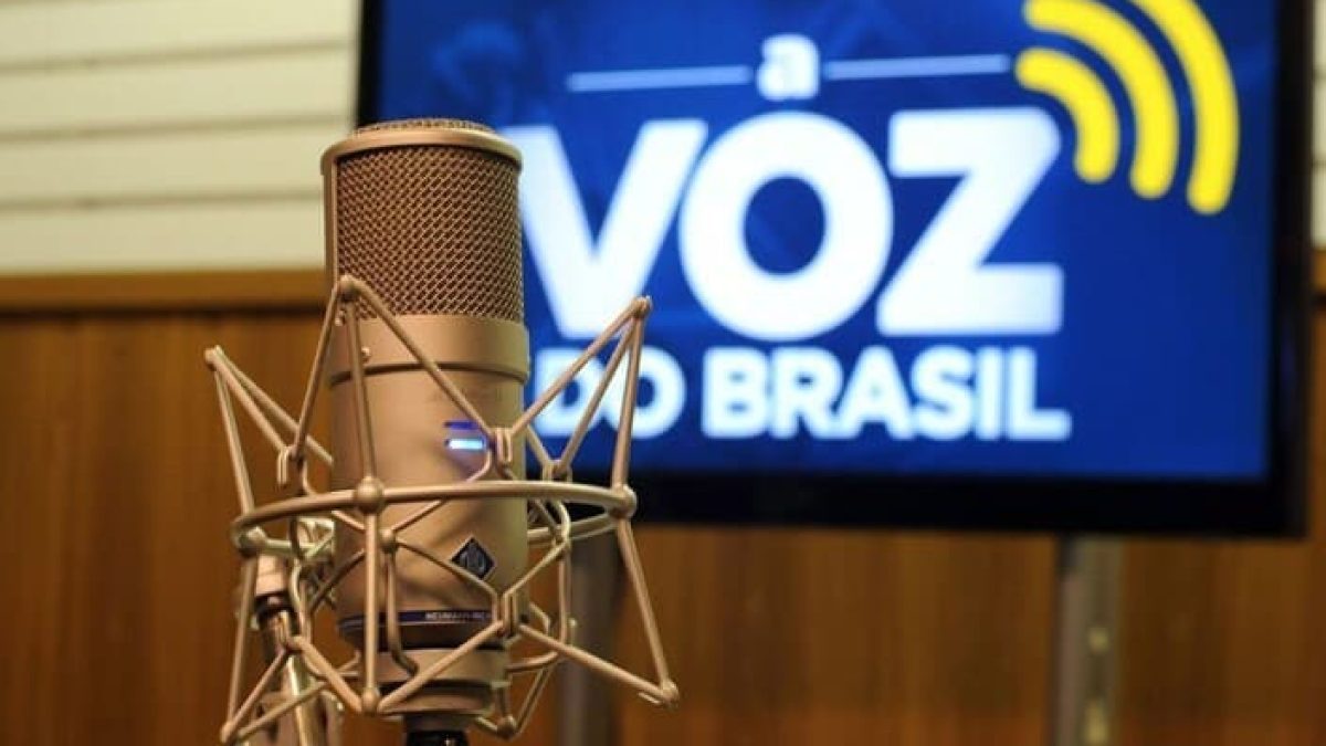 Nova lei inclui minuto diário na Voz do Brasil para proteção às mulheres