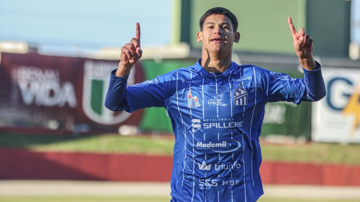 Caravaggio vence o Blumenau e assume liderança do Catarinense Série B