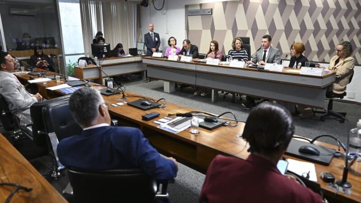 CDH aprova agravante penal para discriminação por pobreza