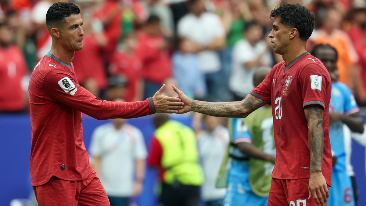 João Cancelo defende Neymar e Cristiano Ronaldo: "Não precisam provar nada a ninguém"