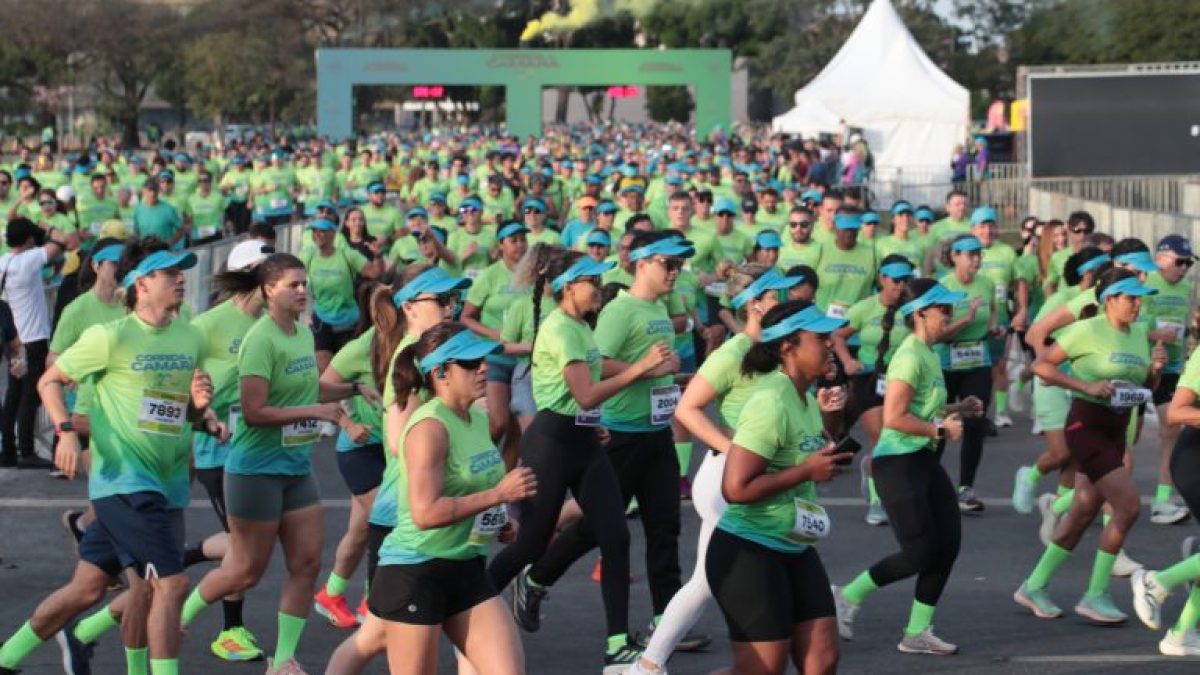 Corrida da Câmara reúne 6 mil pessoas na Esplanada em celebração aos 200 anos da Casa
