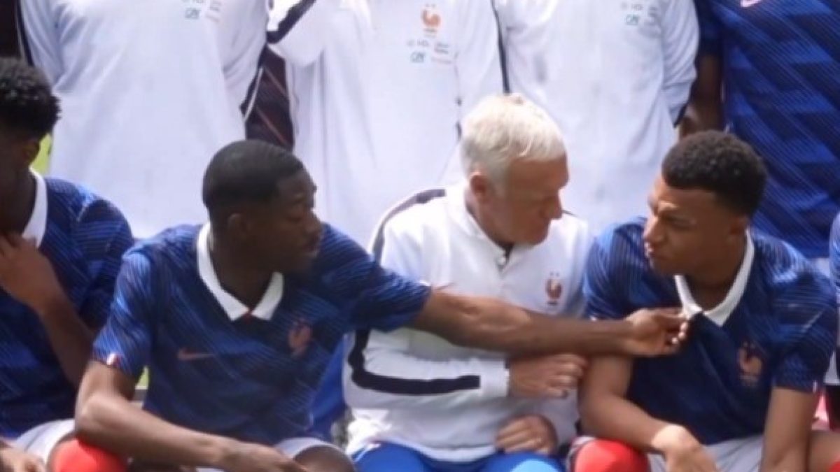 Mosquitos, Olise pensativo e Dembélé estilista: bastidores da foto oficial da França para a Copa