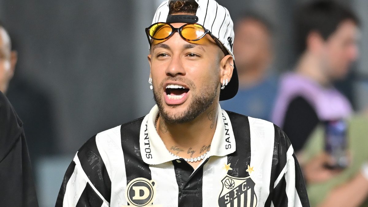 Santos tem dez jogadores que poderão assinar pré-contrato a partir de julho; Neymar está na lista