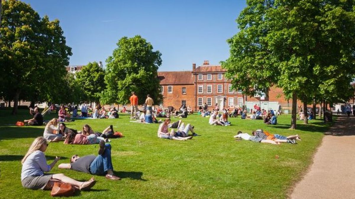 Onda de calor na Europa: veja os países mais afetados e como se proteger durante a viagem