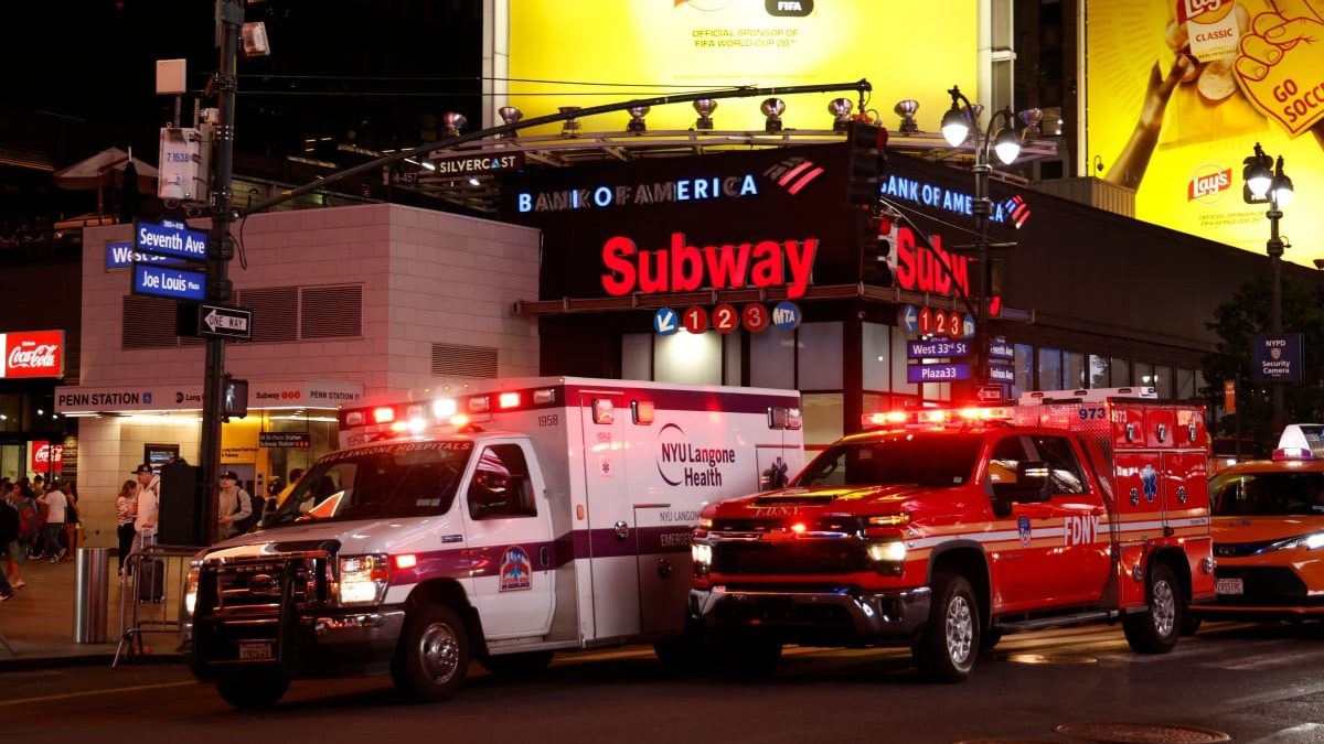 Ataque a facadas em estação de trem de Nova York deixa seis feridos