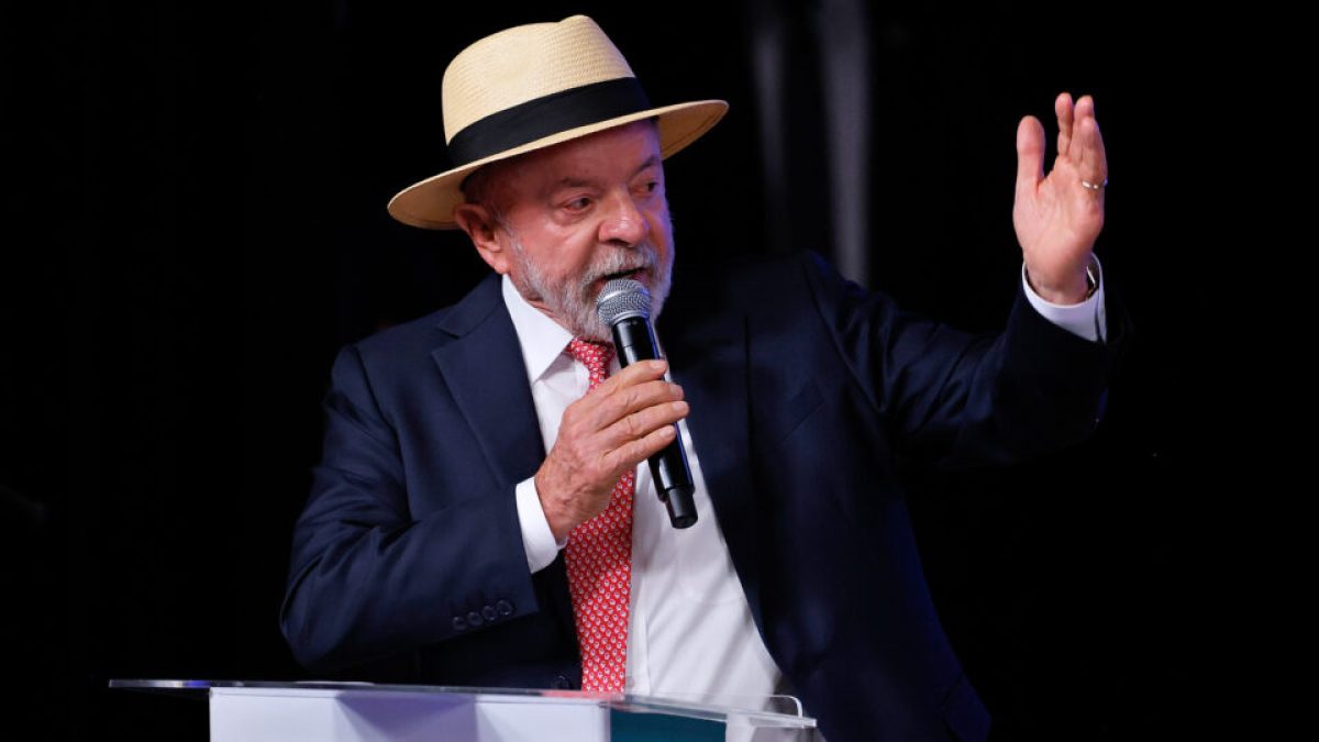 Lula pede que população “não vacile” com celular na rua para evitar roubos