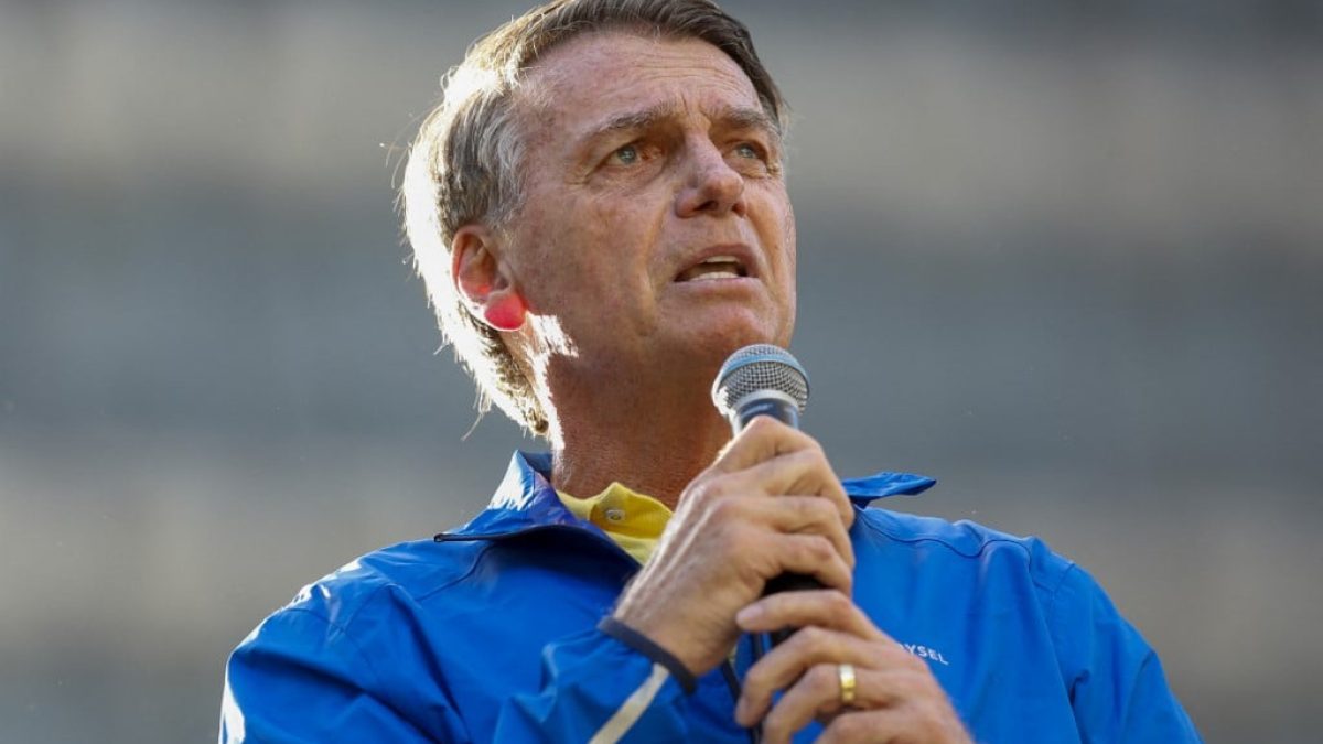 Bolsonaro tem crise de soluços há 7 dias, aponta boletim médico ao STF