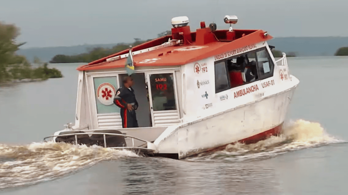 Seis encapuzados furtam ambulância do Samu em Manaus