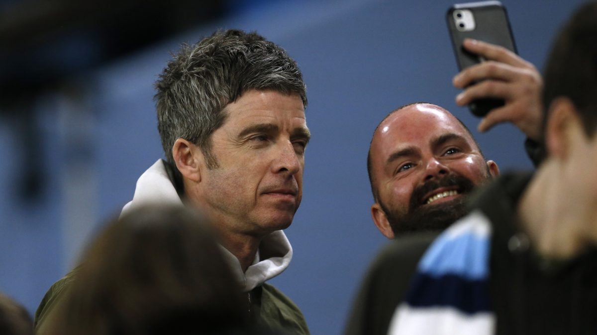 Astro do Oasis comenta canto da seleção inglesa com hit Wonderwall: "Momento mágico"