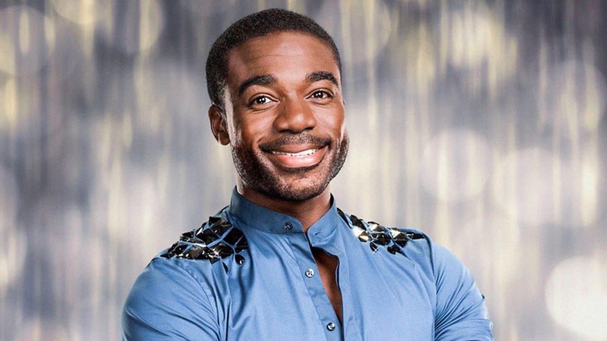 Astro da BBC, Ore Oduba revela vício em pornografia e crise financeira após Strictly