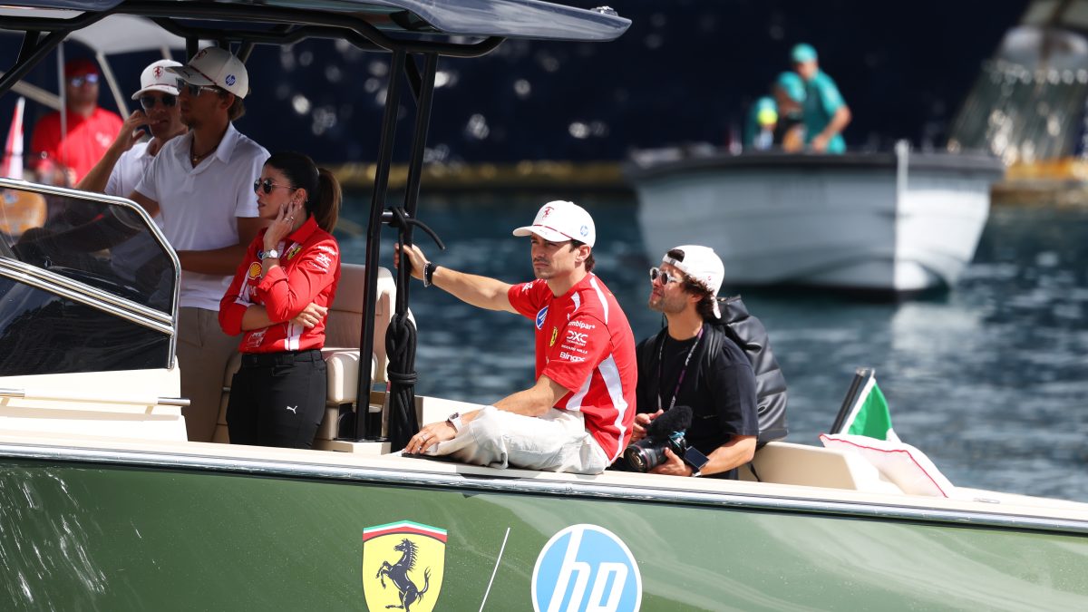 Ferrari domina início do 3º treino livre em Mônaco com Leclerc e Hamilton na frente