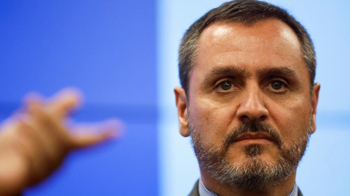 Diretor da PF não foi avisado de operação contra líder do governo no Senado