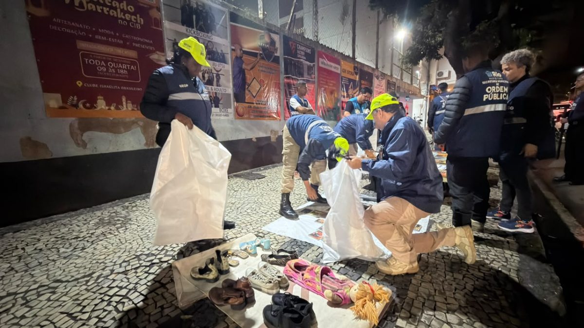Operação em Copacabana e Botafogo aplica R$ 21 mil em multas por ocupação irregular de calçadas