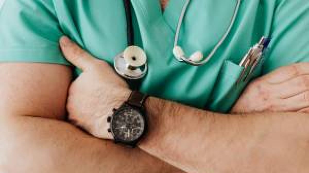 Enamed obrigatório: registro de médicos pode pressionar setor educacional da Bolsa