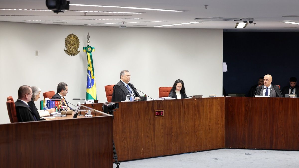 STF condena Eduardo Bolsonaro a 4 anos e 2 meses de prisão por coação em ação da trama golpista