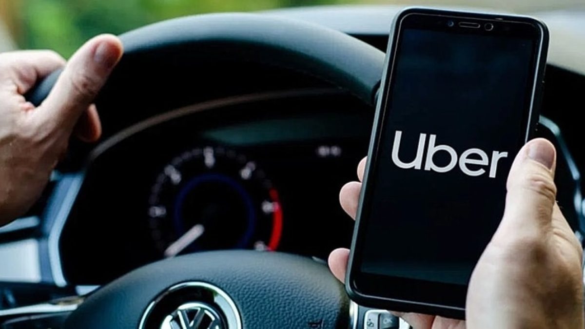 STF retoma julgamento que pode mudar a relação entre Uber e motoristas no Brasil