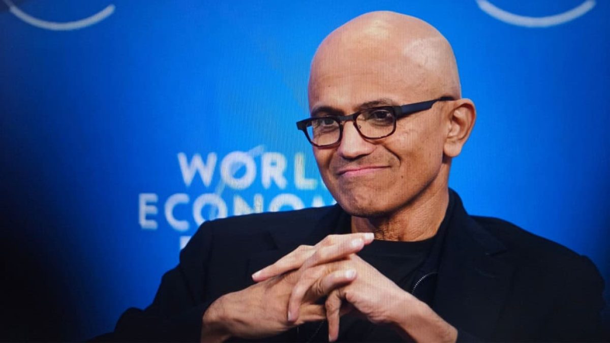 Satya Nadella, da Microsoft, critica concentração da IA e acende alerta no setor