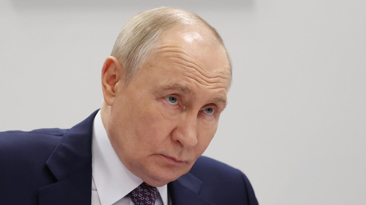 Artista russo crítico de Putin é assassinado a tiros na Polônia