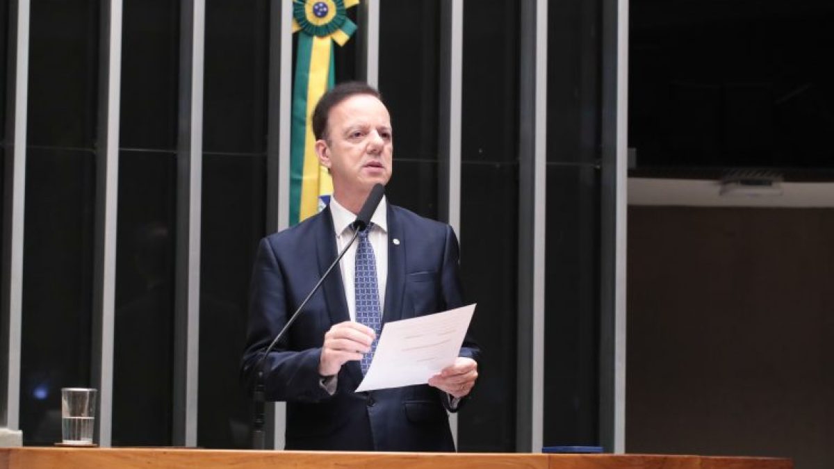 Comissão aprova bônus de 10% em residência para participantes do Mais Médicos